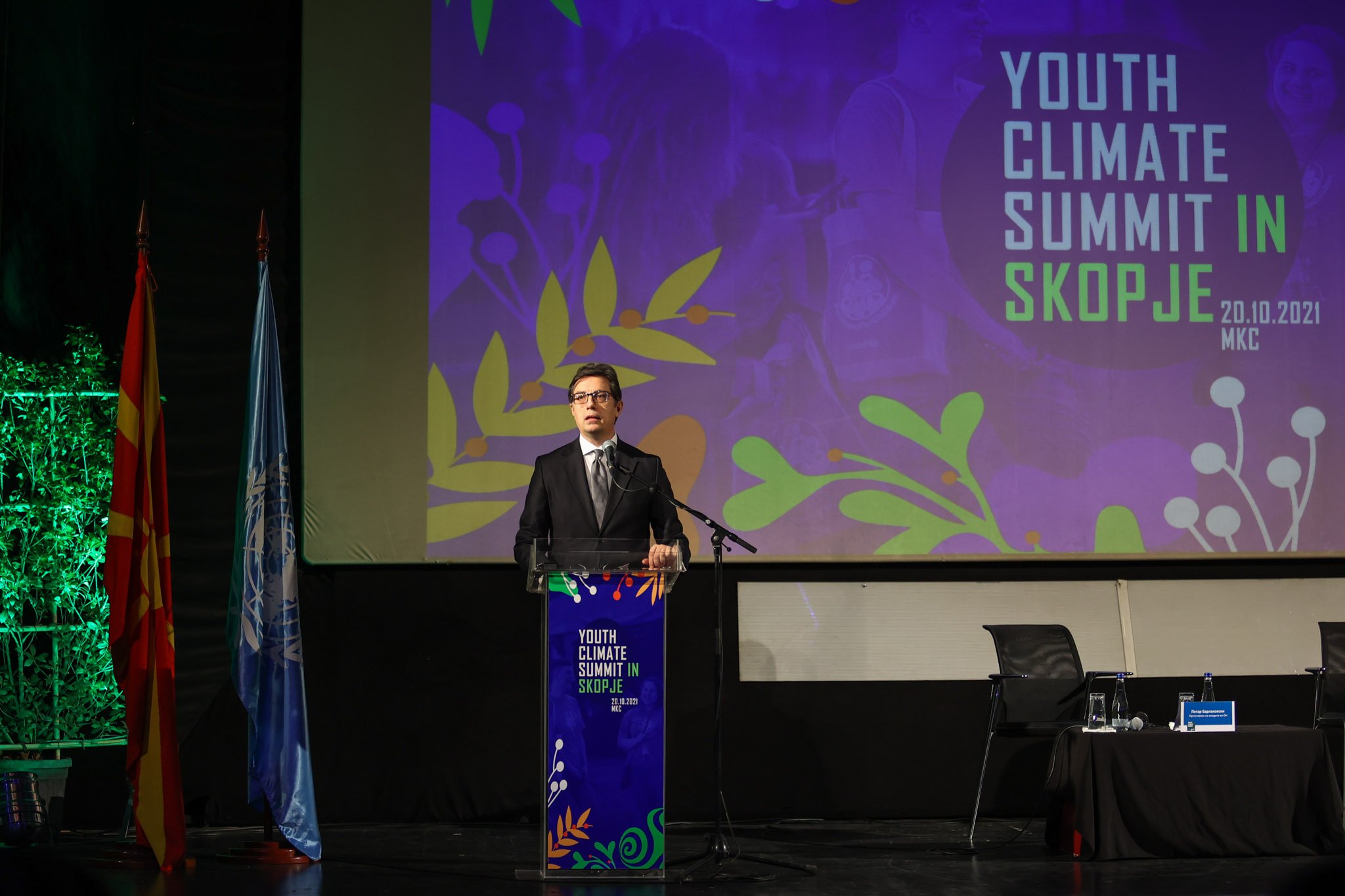 Пендаровски се обрати на Младинскиот самит за климатски промени во Скопје