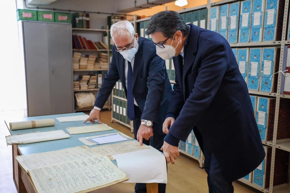 Претседателот Пендаровски во посета на Државниот архив – Одделение Штип