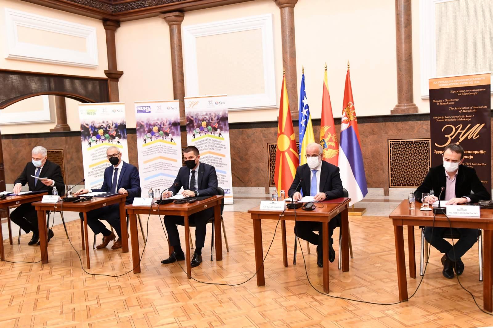 Потпишана декларација за унапредување на дијалогот меѓу парламентите и новинарските здруженија од Западен Балкан