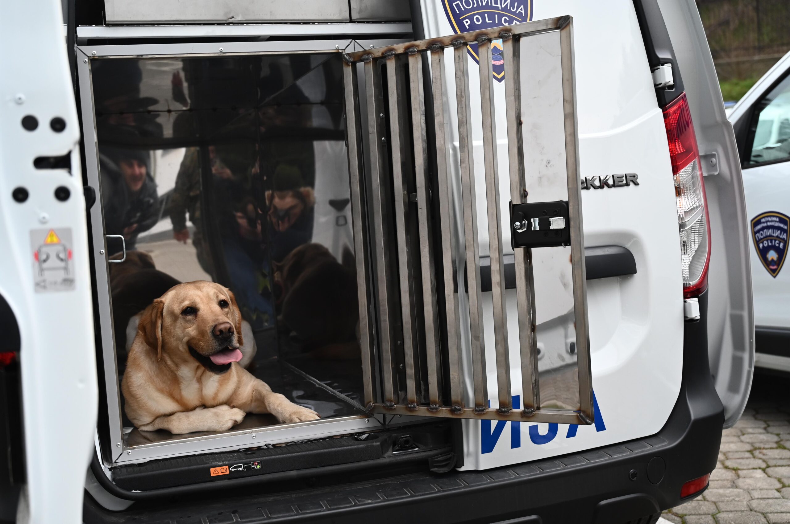 Предадена донација на возила за потребите на Единицата за службени кучиња на МВР од ОБСЕ