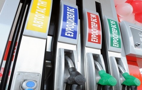 Цените на бензините од ноќеска поевтинуваат за 3 денари за литар
