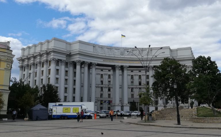 Украинска амбасада: Со дезинформации и забрането оружје Русија ја ескалира безбедносната ситуација