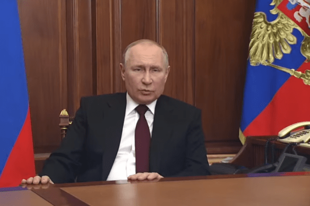 Путин го потпиша указот за признавање на независноста на проруските региони во Украина
