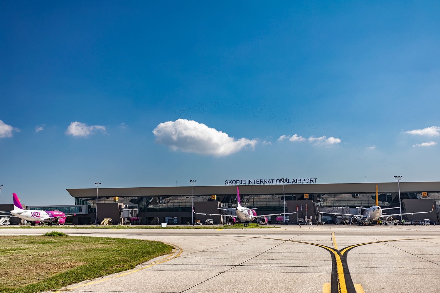 Рехабилитацијата на пистата на скопскиот аеродром ќе трае 50 дена без затворање на аеродромот