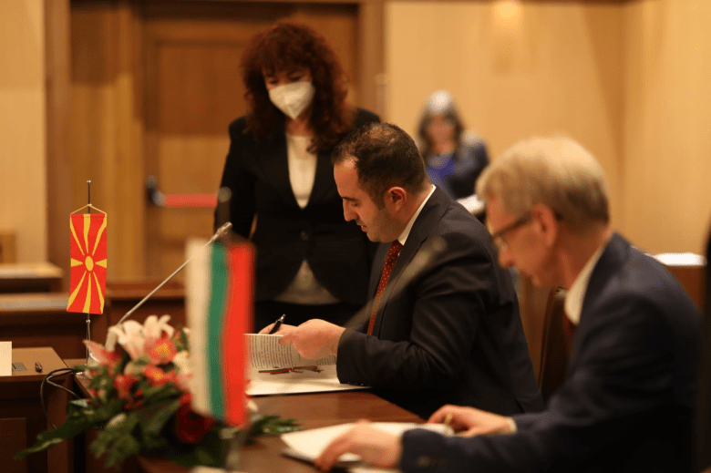 Потпишана Програма за соработка со Бугарија во областа на образованието и науката
