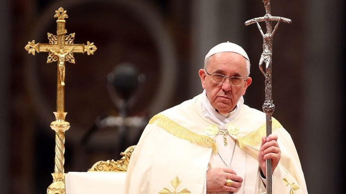 Папата Франциск ја осуди руската инвазија и се моли за мир во Украина
