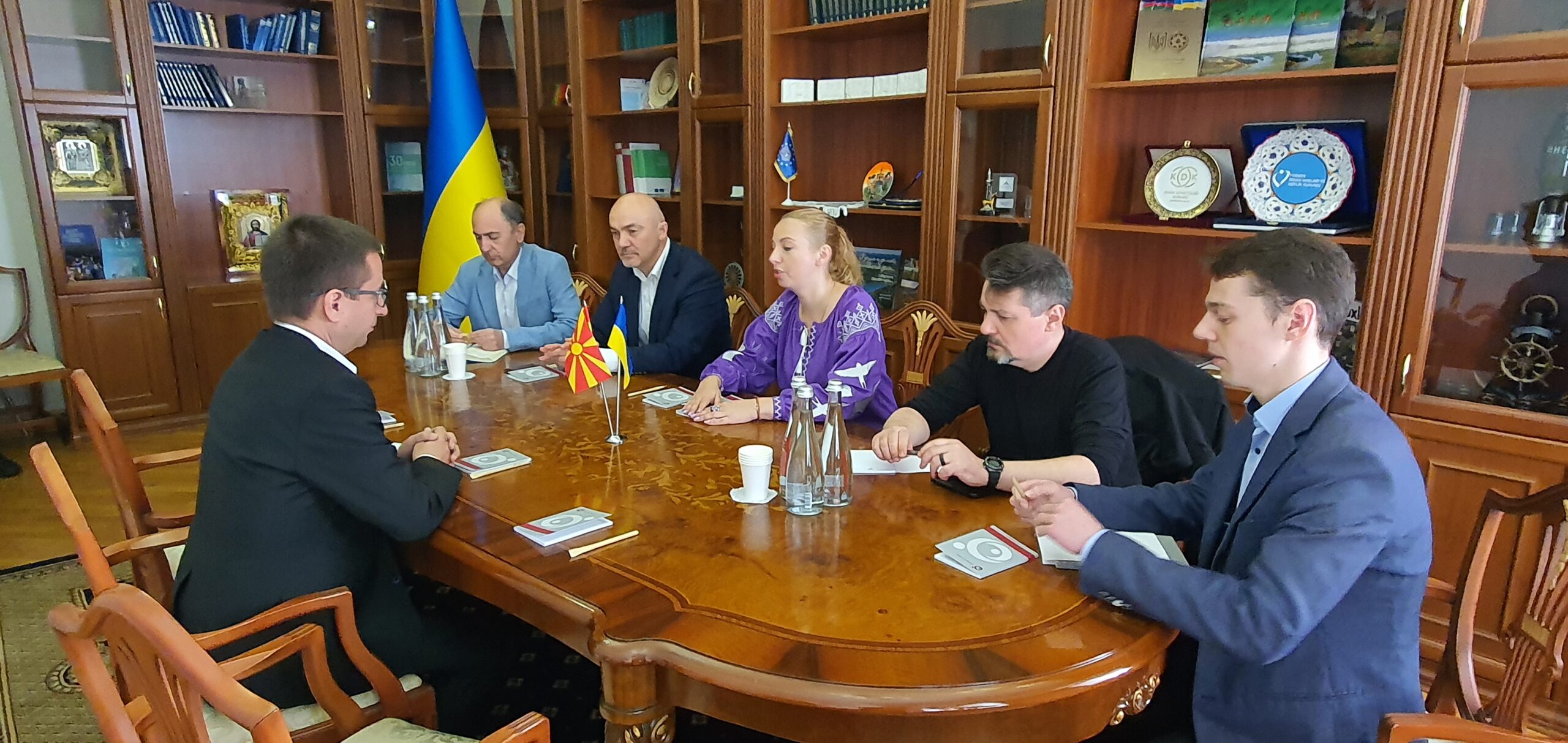 Заменикот народен правобранител Андоновски оствари средба со украинската колешка Сивитска