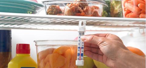 АХВ: Одбегнувајте ги додатоците кои не стојат во ладилник – мајонез, кечап, сосови, преливи
