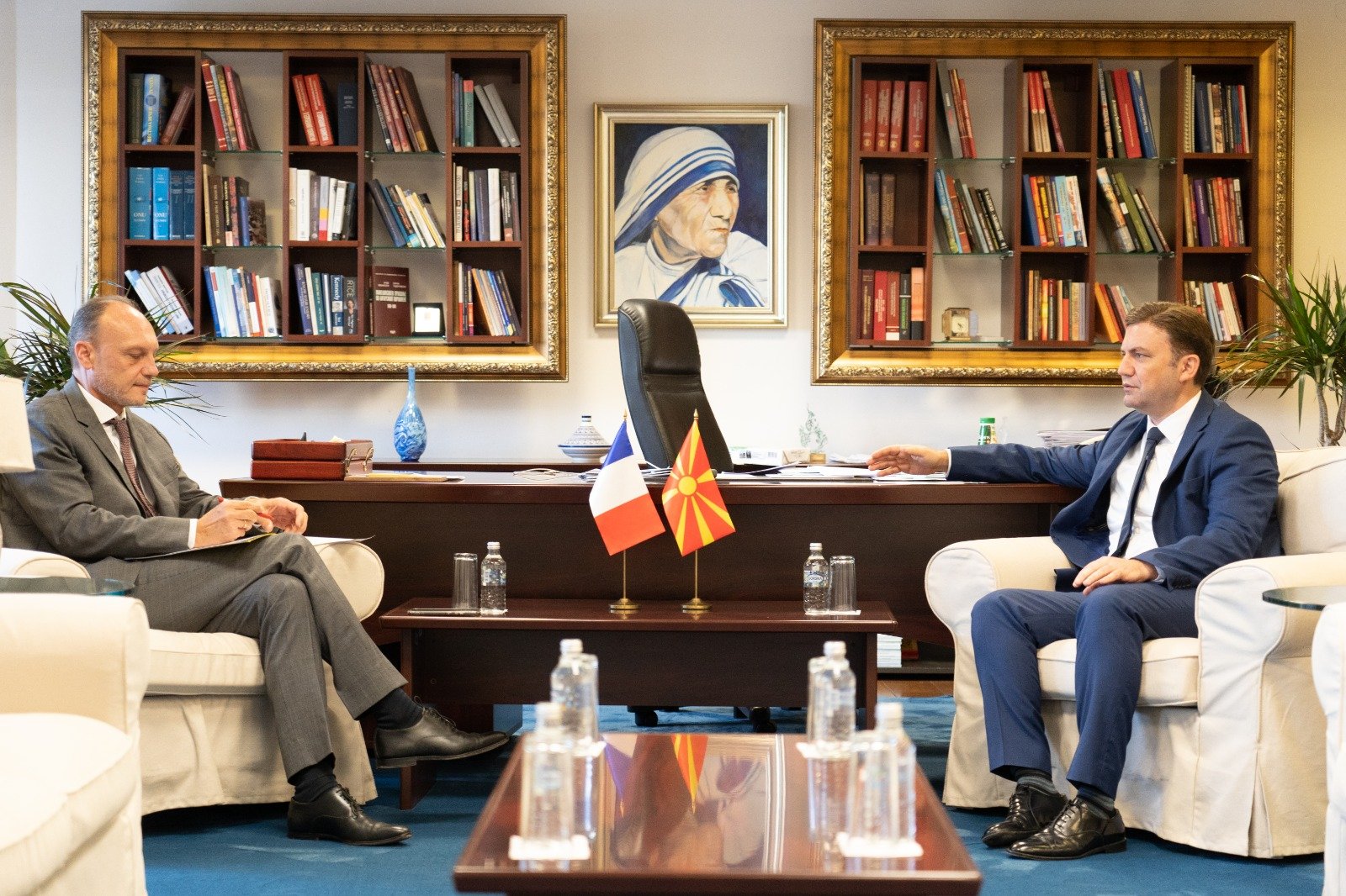 Османи на средба со францускиот амбасадор Бомгартнер