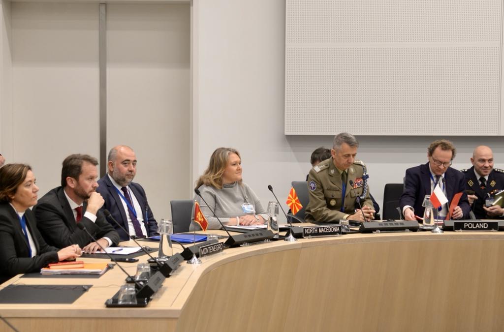 Северна Македонија учествува со девет припадници од единицата за АБХО во Латвија