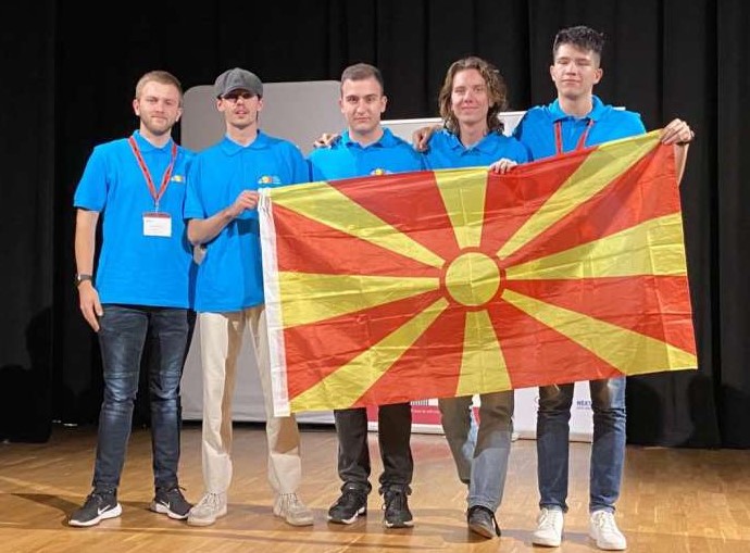Македонски средношколци освоија сребрен и бронзен медал на 29. Балканска олимпијада по информатика