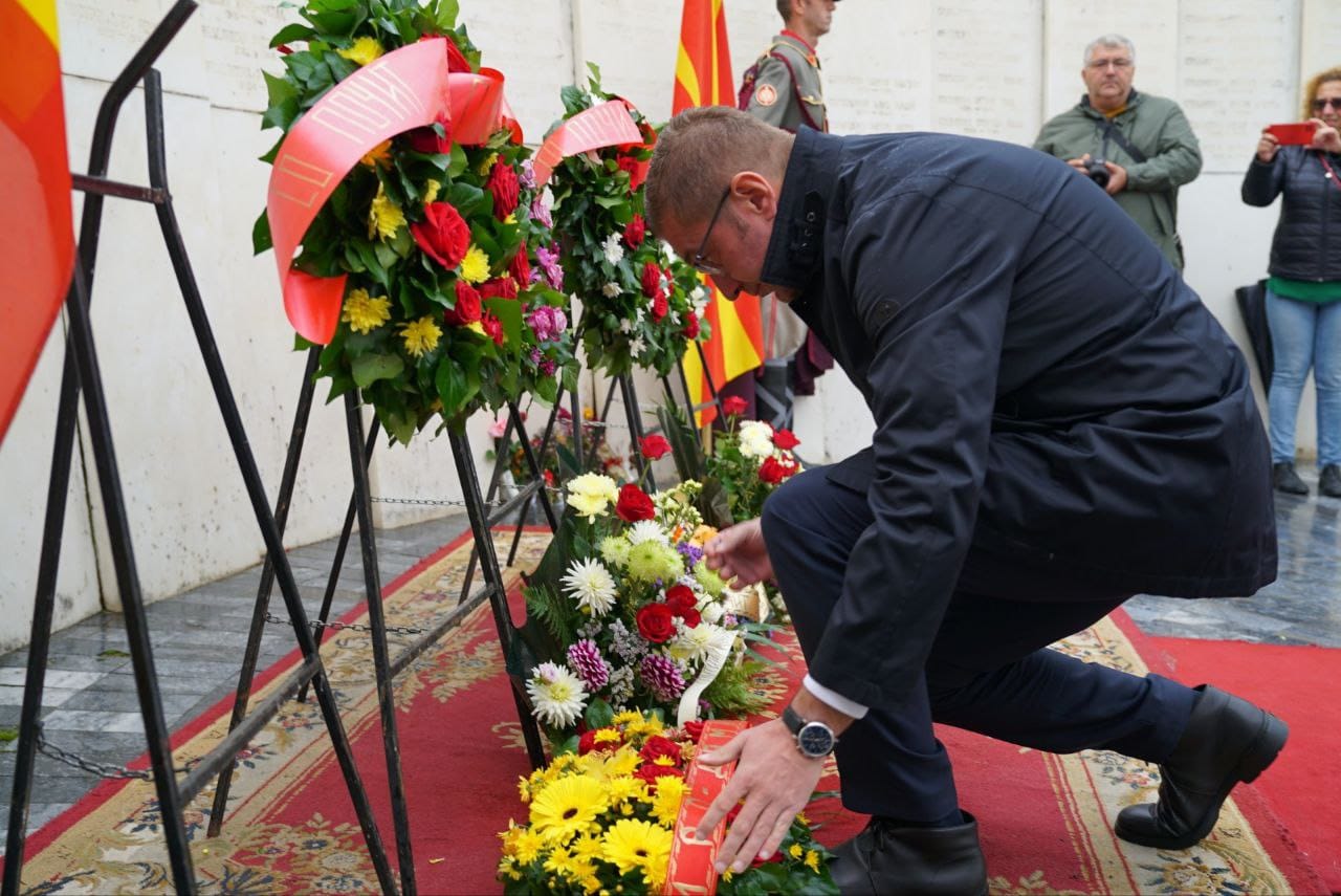 Мицкоски: Нека е вечна славата и споменот на сите знајни и незнајни борци за Македонија
