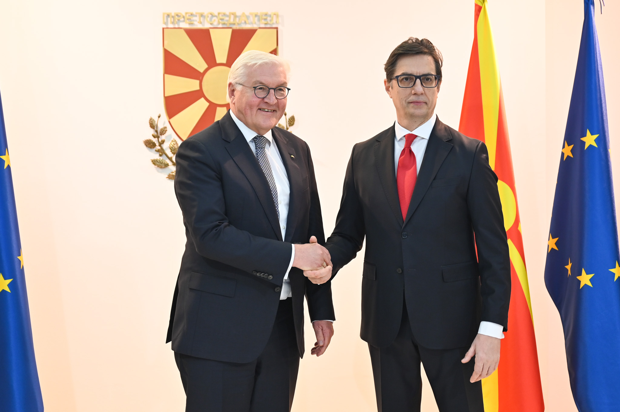 Претседателот Пендаровски го пречека германскиот претседател Штајнмајер