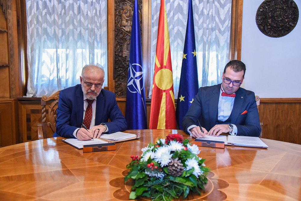 Потпишан колективниот поединечен договор со УКИМ