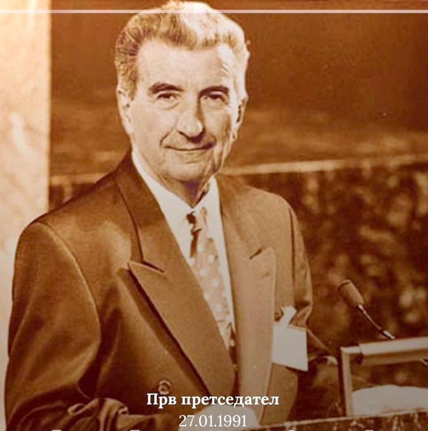 На денешен ден 1991 година, Киро Глигоров е избран за прв претседател