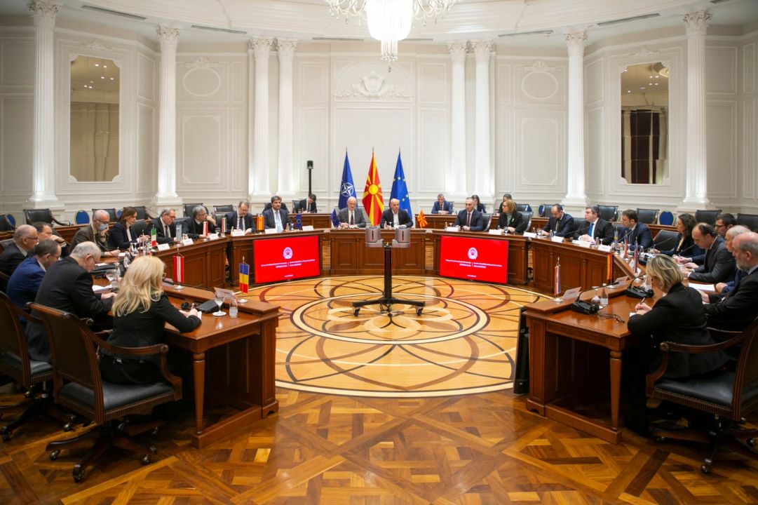 Средба на премиерот Ковачевски со амбасадори на земји членки на ЕУ