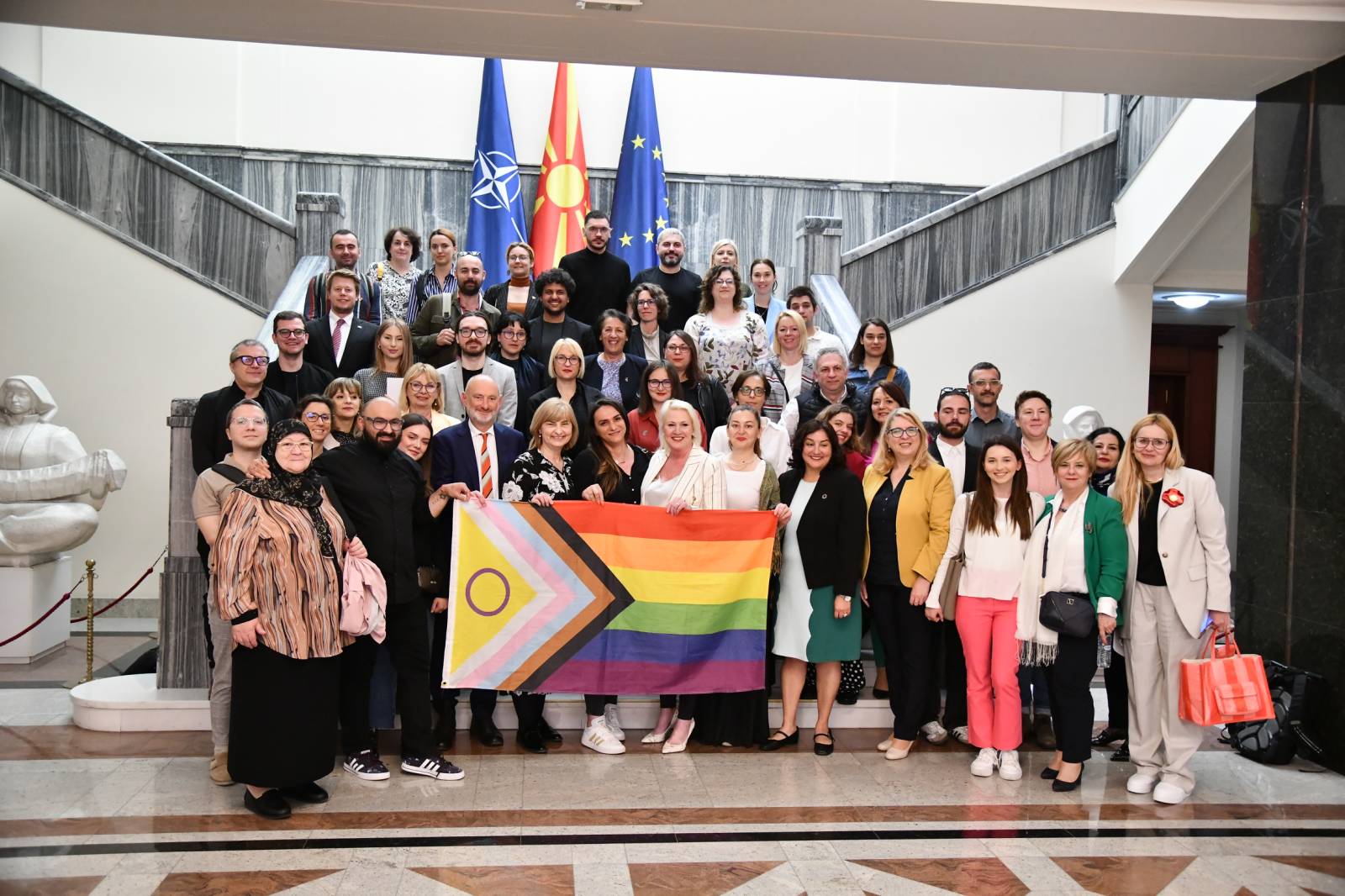 ИППГ за правата на ЛГБТИ луѓето се придружува на Парадата на гордоста