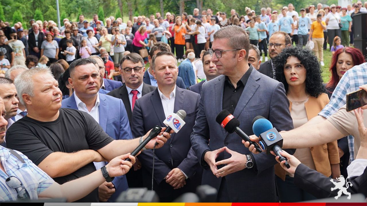 Мицкоски: Османи да го покани МНР на Бугарија да клекне, да се извини и да побара прочка во Ваташа
