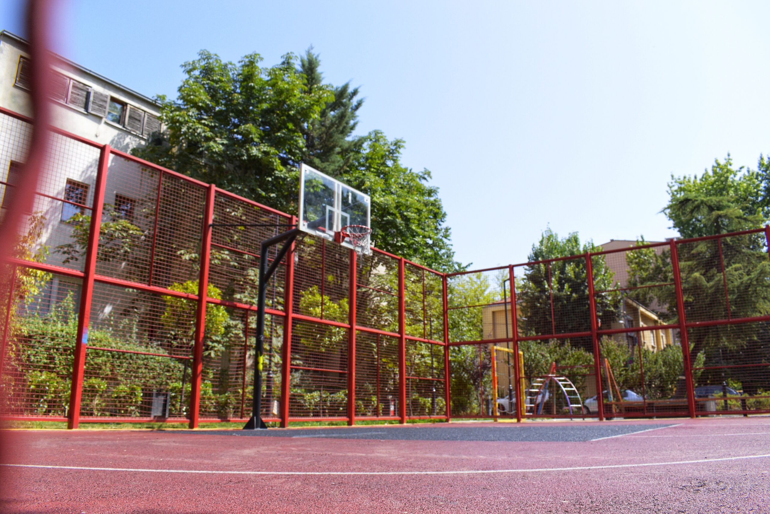 Повторно е санирано кошаркарското игралиште „Славка Недиќ“ од оштетувања
