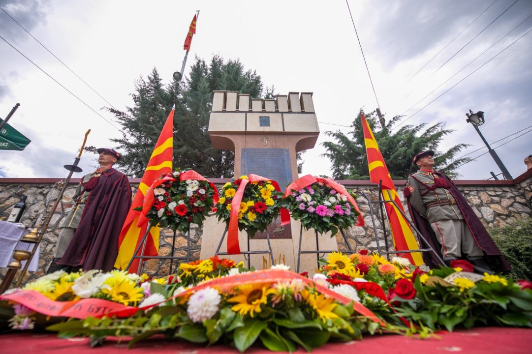 Владина делегација оддаде почит на загинатите бранители кај Љуботенски бачила