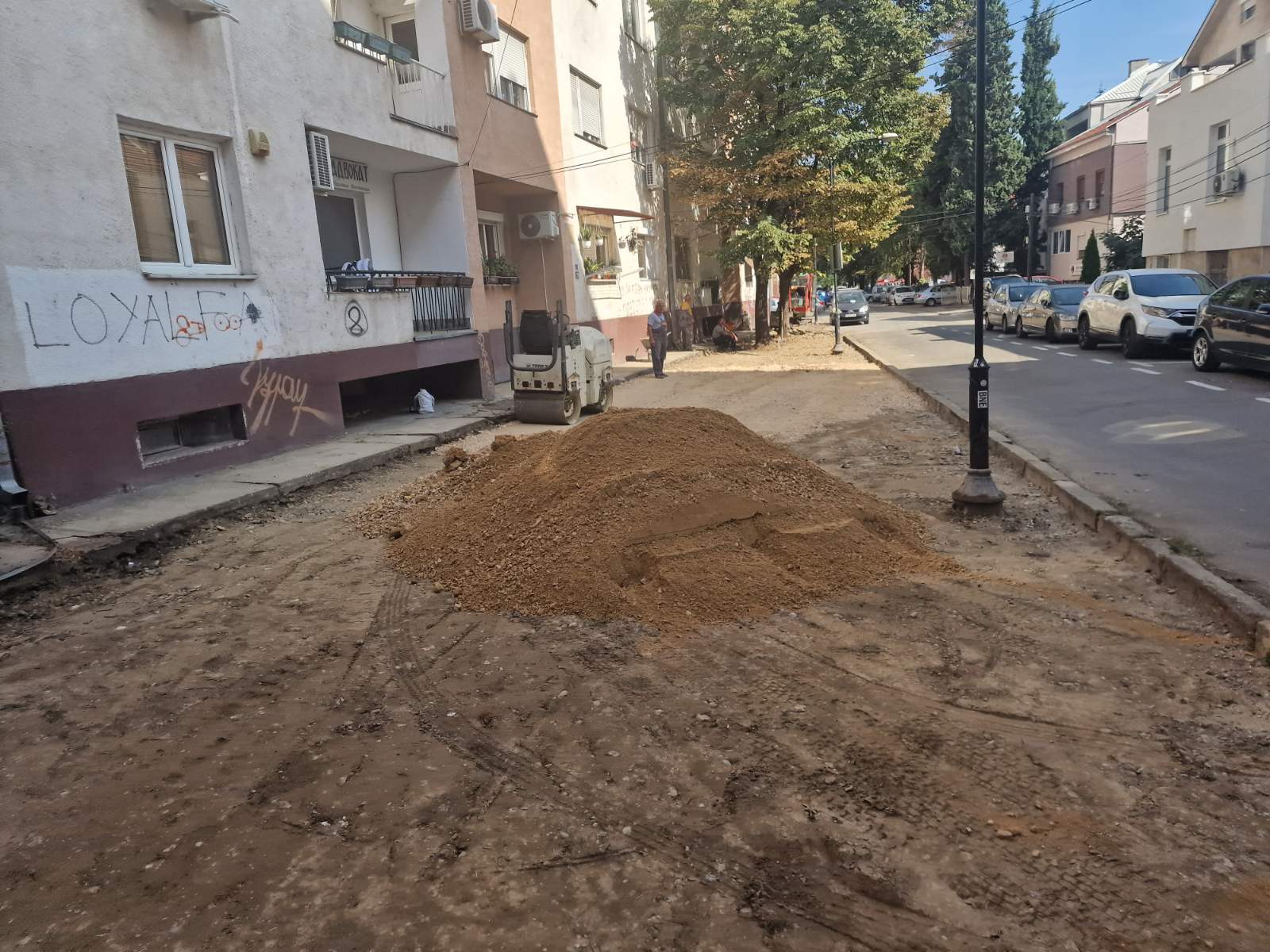 Реконструкција на пешачки патеки и тротоари во Ново Маало, Водно и Буњаковец