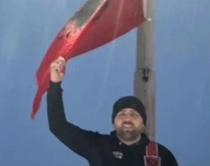 Приведено лицето кое симна црковно и постави албанско знаме