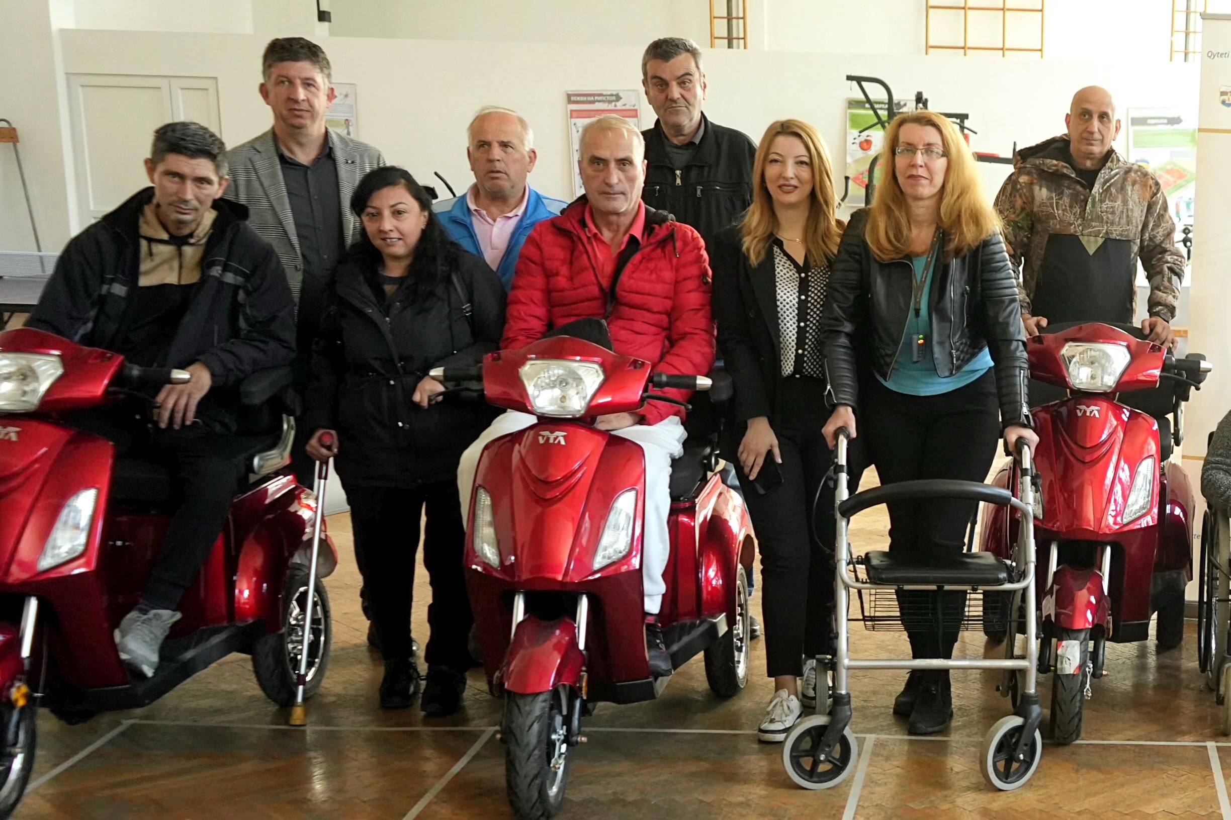 Град Скопје додели 5 електрични скутери за лица со телесна попреченост