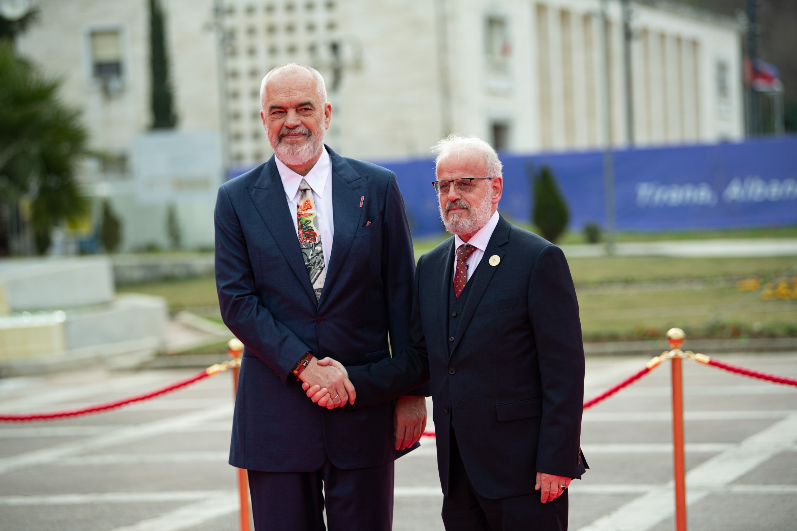 Премиерот Џафери пречекан од премиерот Рама во Тирана