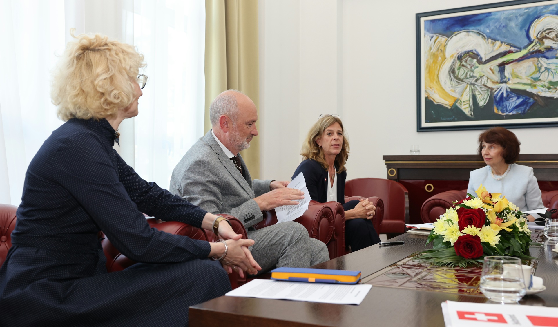 Средба Силјановска Давкова со украинската амбасадорка Дир, швајцарската амбасадорка Улман и евроамбасадорот Гир