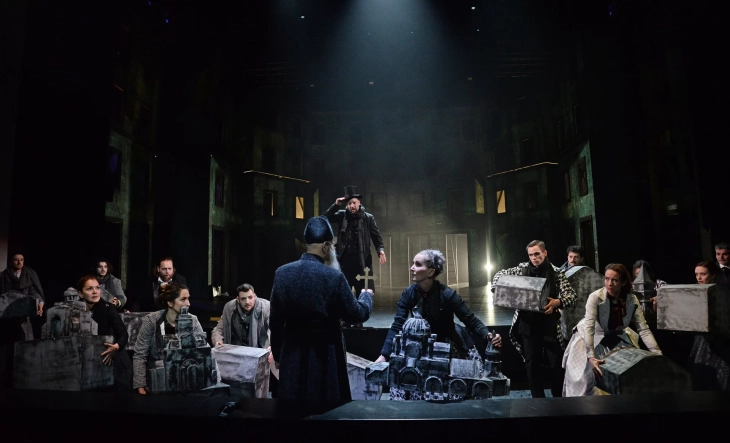 „Демони“ од Достоевски, во режија на Дејан Пројковски прогласена за најдобра претстава на сезоната во Националниот театар во Дебрецен