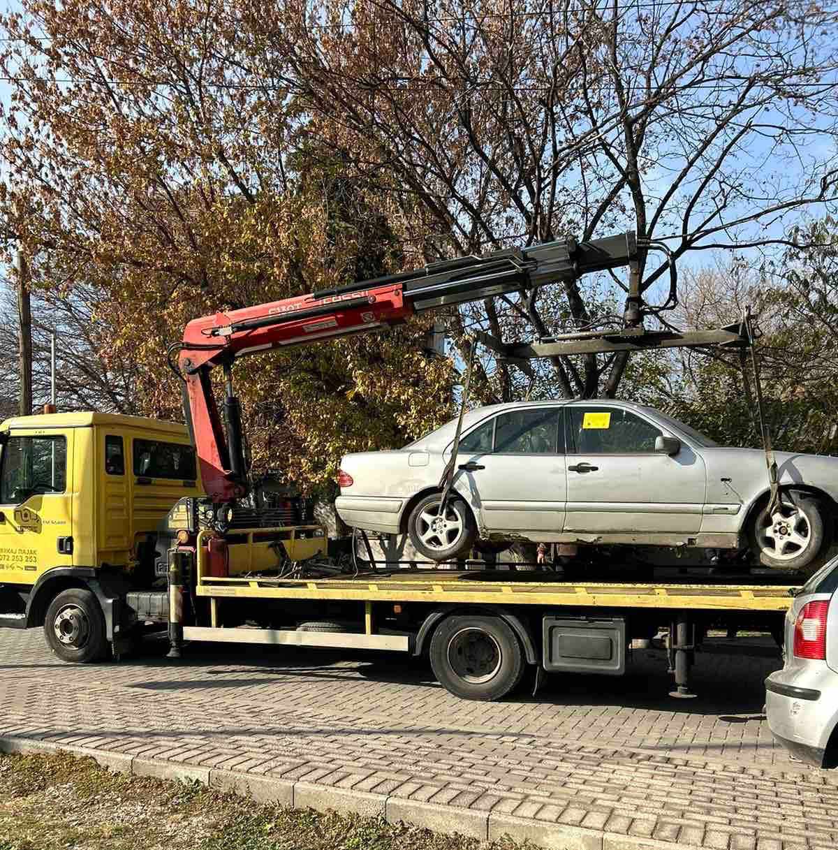 Отстранети 70 хаварисани возила во Центар, одличен одзив на граѓаните за дислокација  