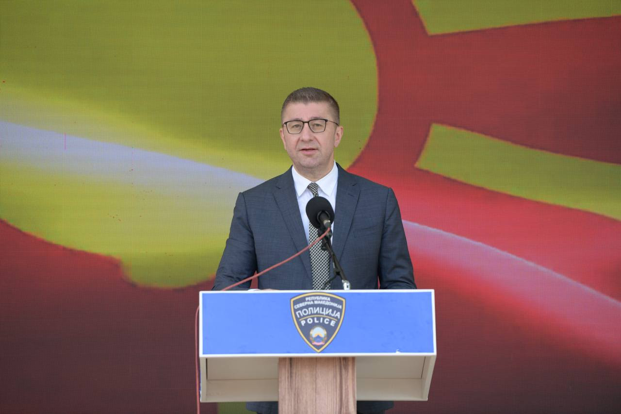 Мицкоски со порака до полициските службеници: Вашата мисија е света