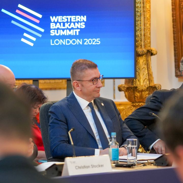 Мицкоски од Лондон: Иднината на државата е во рамките на ЕУ