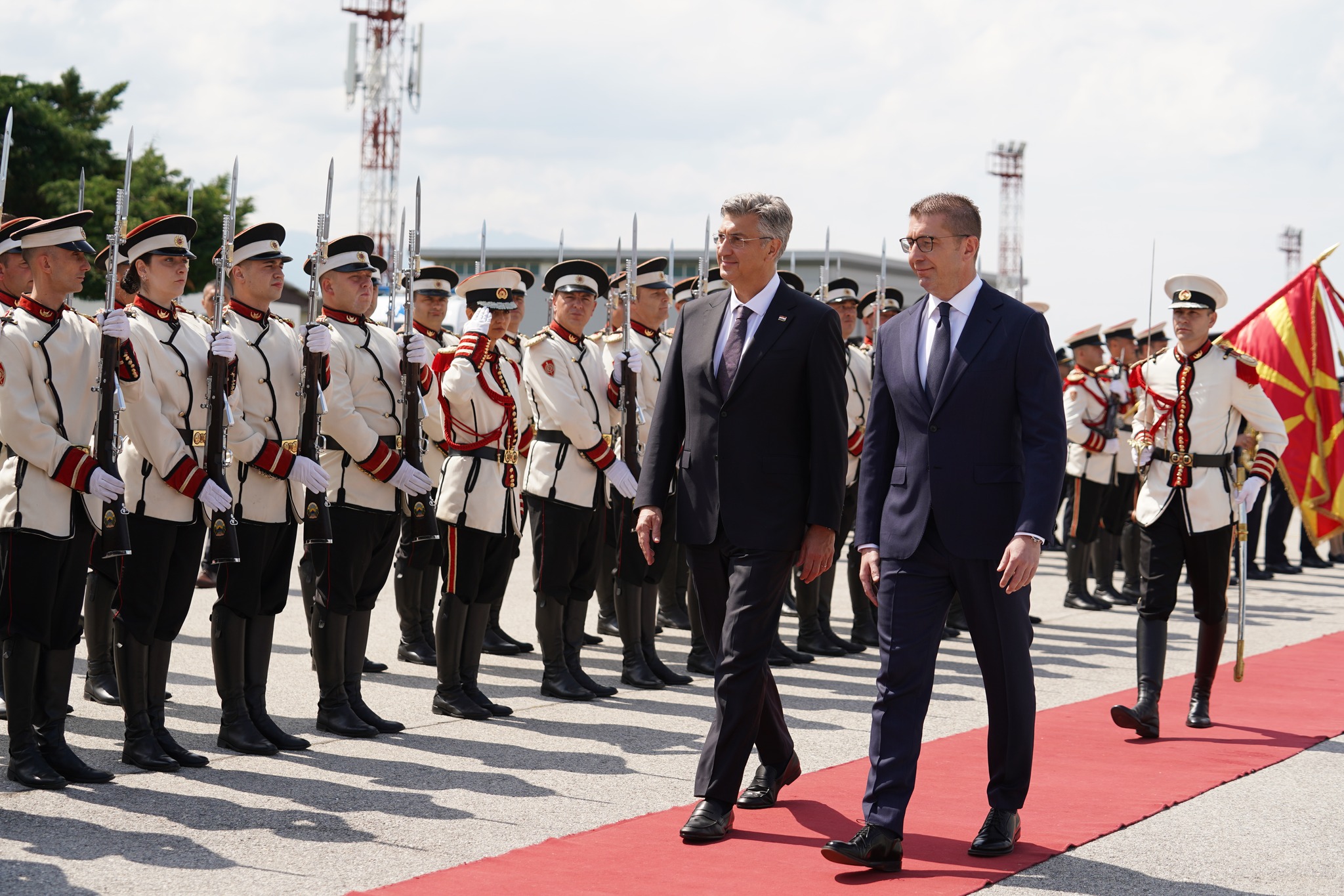Мицкоски го пречека хрватскиот премиер Пленковиќ