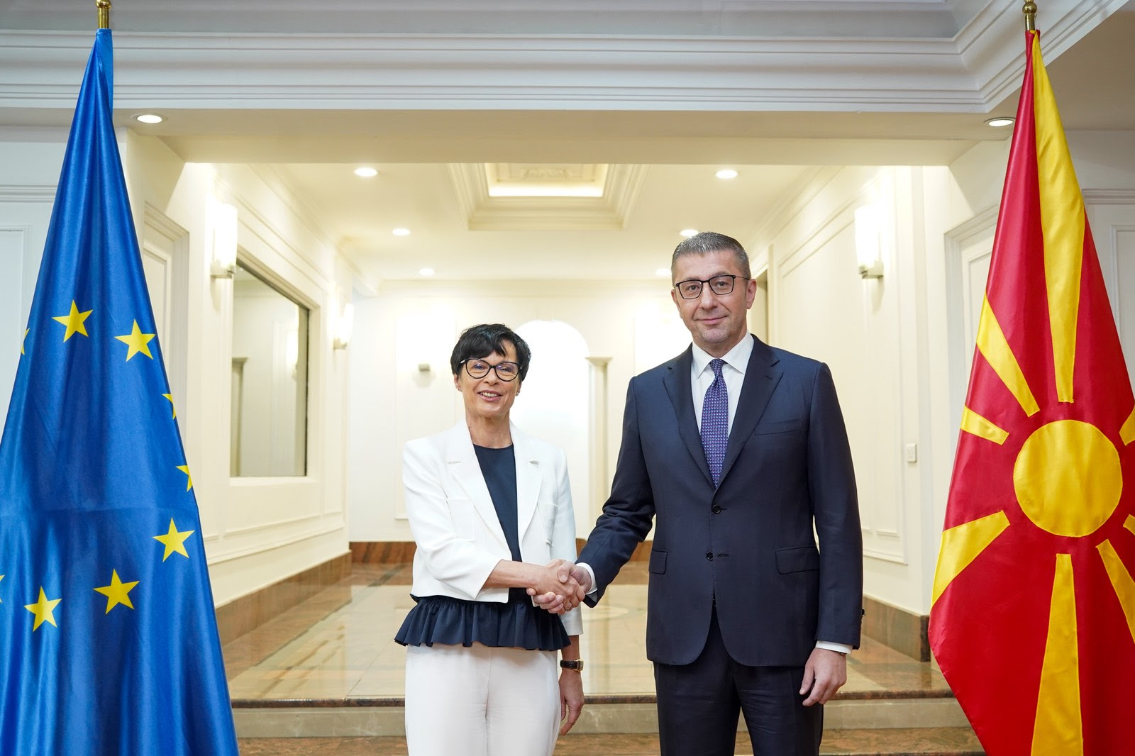 Мицкоски – Кос: Македонија продолжува со спроведување на реформите